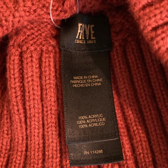 NWT FRYE CABLE BEANIE WITH SELF POM - Picture 4 of 6